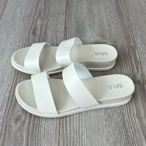 MIA White Yelena Strappy Sandals 9